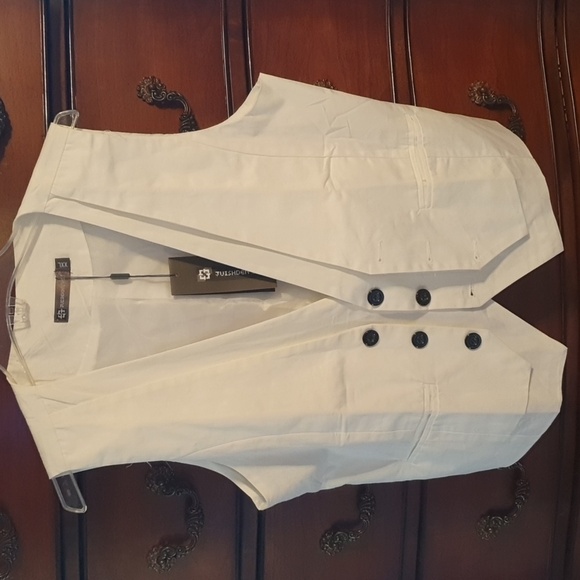 Juishden Other - NWT Unisex Crisp White Vest sz XXL